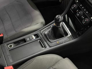 Volkswagen Golf 2.0 TDI 150 CV | Manual 6V R-Line