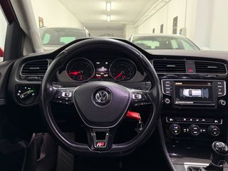 Volkswagen Golf 2.0 TDI 150 CV | Manual 6V R-Line