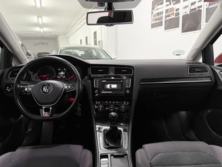 Volkswagen Golf 2.0 TDI 150 CV | Manual 6V R-Line