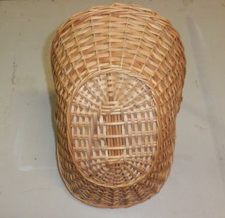 Cesta de mimbre decorativa