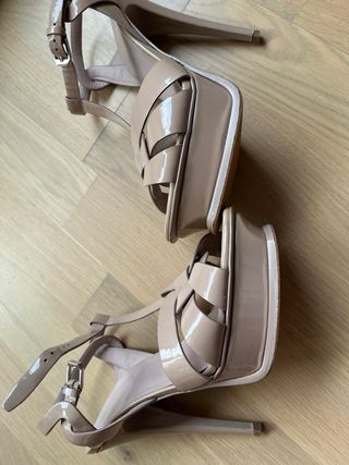 Sandalias Saint Laurent Talla 39 Beige