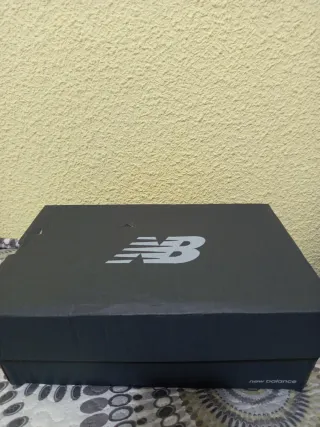 New Balance 9060 Beige/Teal