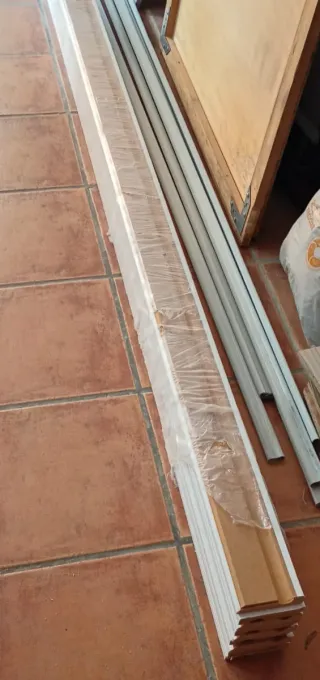 Zócalo blanco lacado