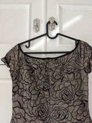 Vestido negro encaje floral talla M