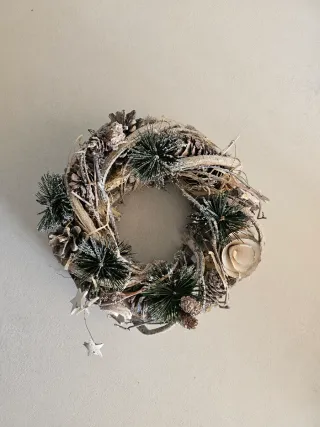 Centrotavola Natalizio Legno e Pigne