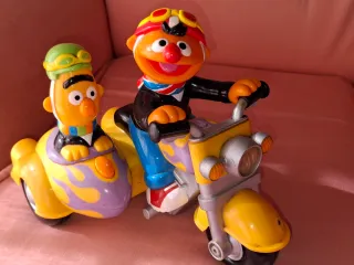 Juguete Epi y Blas Moto con Sidecar