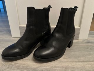 Stivaletti neri in pelle con tacco