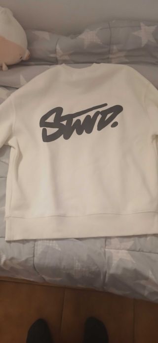 Sudadera blanca con logo