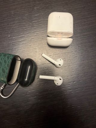 AirPods