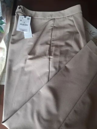 Pantalón Zara Talla M/38 Beige