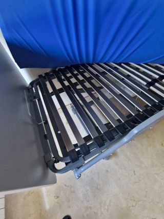 Cama geriátrica eléctrica con pinza