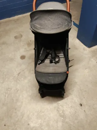 Silla de paseo gris y negra Jane