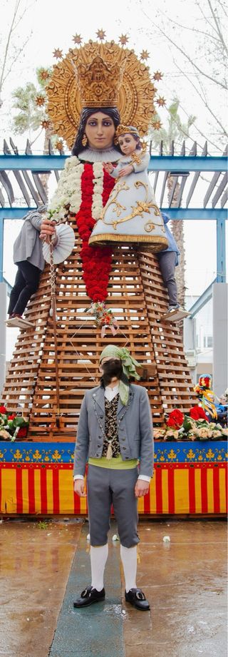 Traje de Fallero Gris y Rojo