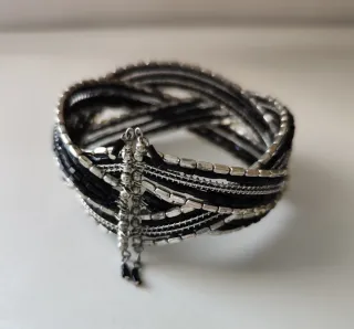 Pulsera mujer negra y plateada