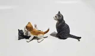 Gato Schleich y gatitos Papo
