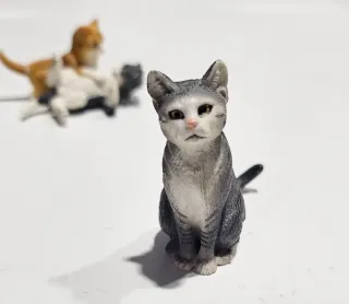 Gato Schleich y gatitos Papo