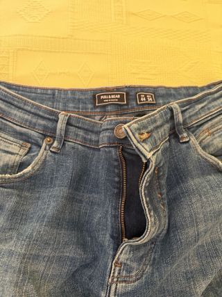 Pull and Bear Vaqueros Rotos Talla 44