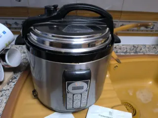 Robot Cocina Chef Titanium + Olla Eléctrica