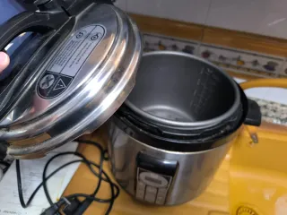 Robot Cocina Chef Titanium + Olla Eléctrica