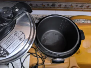 Robot Cocina Chef Titanium + Olla Eléctrica