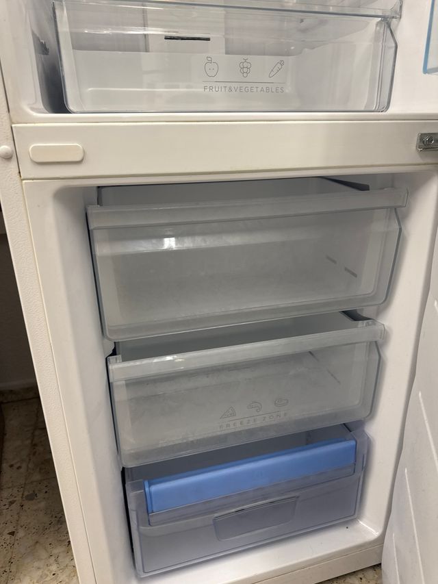 Nevera DAEWOO blanca