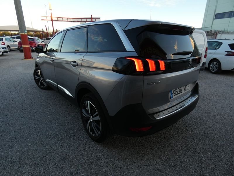 Peugeot 5008 2023, foto 5