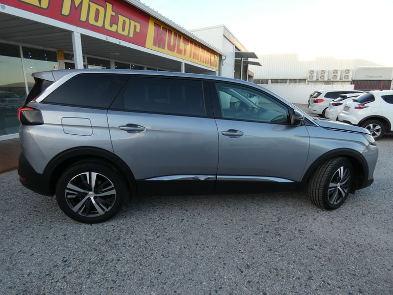 Peugeot 5008 2023, foto 8