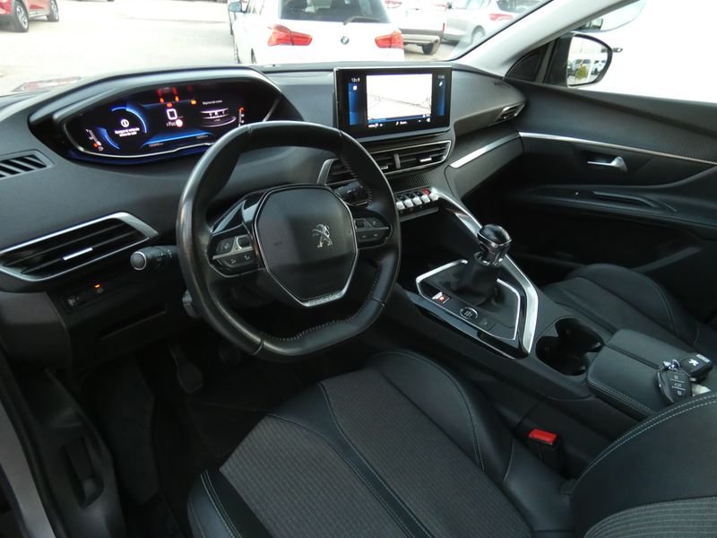 Peugeot 5008 2023, foto 14