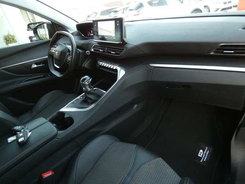 Peugeot 5008 2023, foto 16