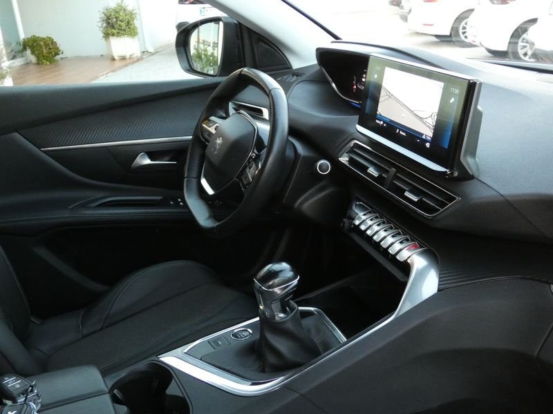 Peugeot 5008 2023, foto 17