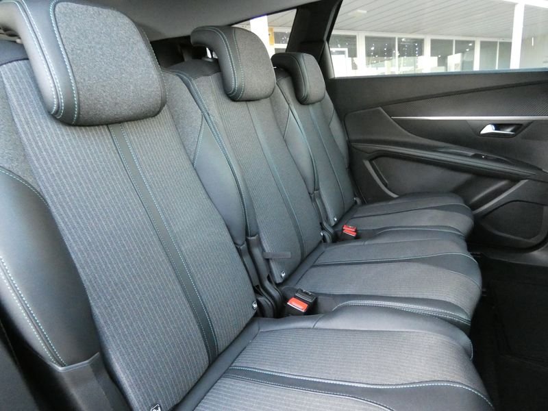 Peugeot 5008 2023, foto 24