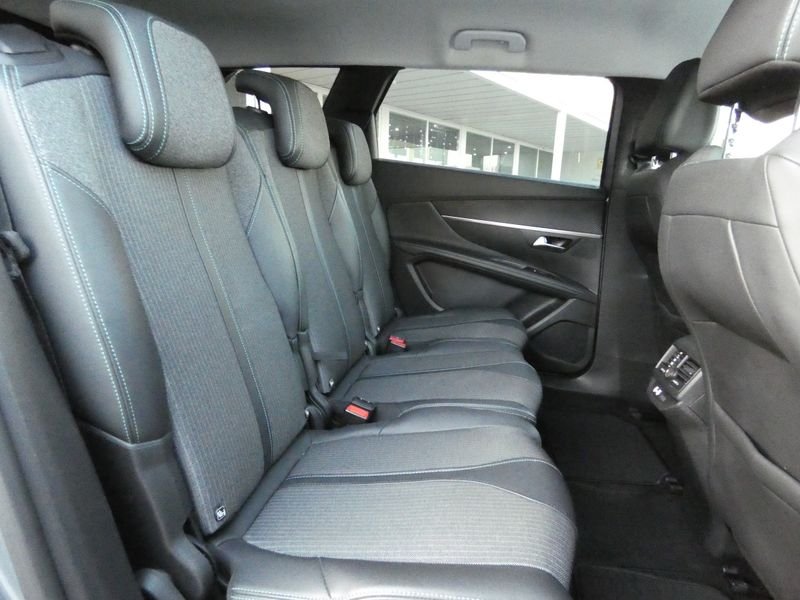 Peugeot 5008 2023, foto 25