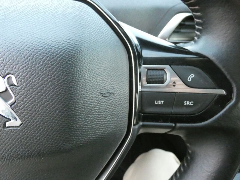 Peugeot 5008 2023, foto 31