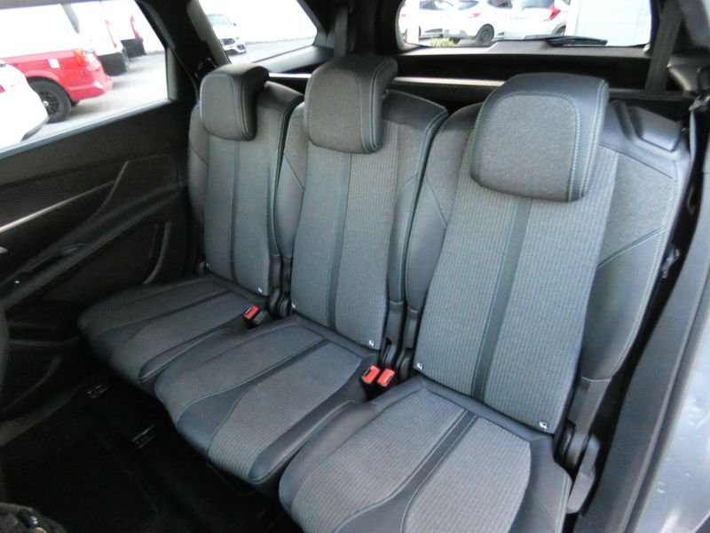 Peugeot 5008 2023, foto 32