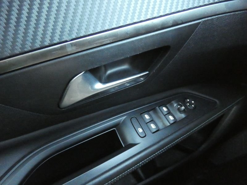 Peugeot 5008 2023, foto 35