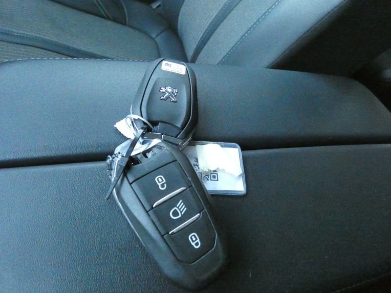 Peugeot 5008 2023, foto 37