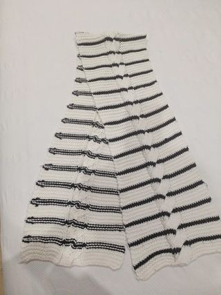 Bufanda rayas negras y blancas Stradivarius