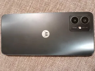 Teléfono móvil smartphone Motorola (Moto G14) como