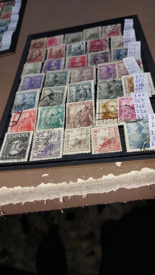Spagna 100 Francobolli Diversi Primo Periodo