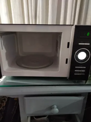 Microondas Daewoo Negro