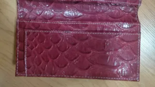 Monedero Guess Rojo y Plateado