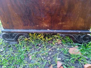 Mesillas antiguas de madera