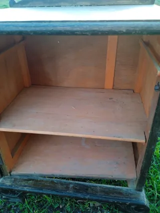 Mesillas antiguas de madera