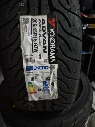 205/45R16 83W YOKOHAMA AD08 SEMISLICK