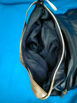 Bolso vintage negro y dorado