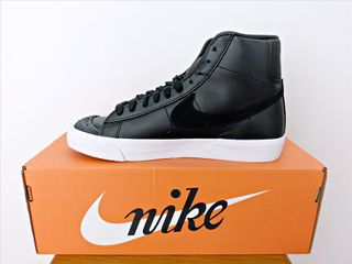 NIKE BLAZER MID '77
