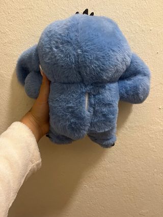 Peluche Stitch Brilha, Vibra e Toca Música