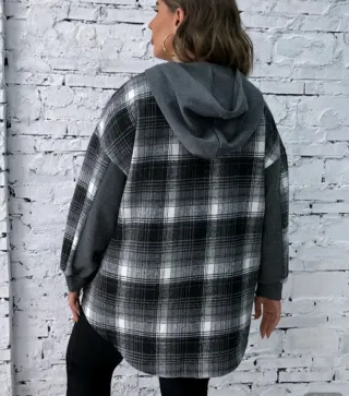 Sudadera con capucha y cuadros