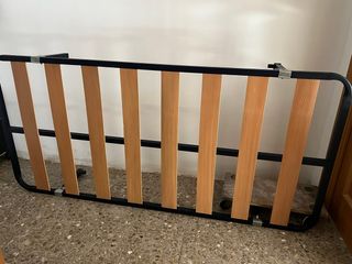 Somier de cama metálico con lamas de madera