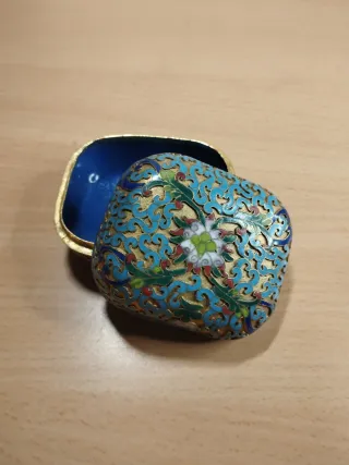 Cajita cloisonné 8,5x7,5x5cm